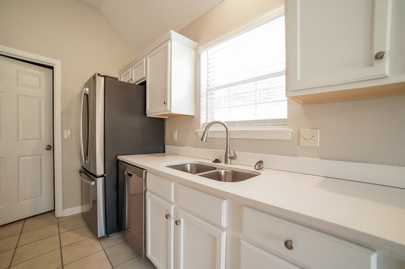1,855/Mo, 4882 Graham Lake Dr Olive Branch, MS 38654 Kitchen View