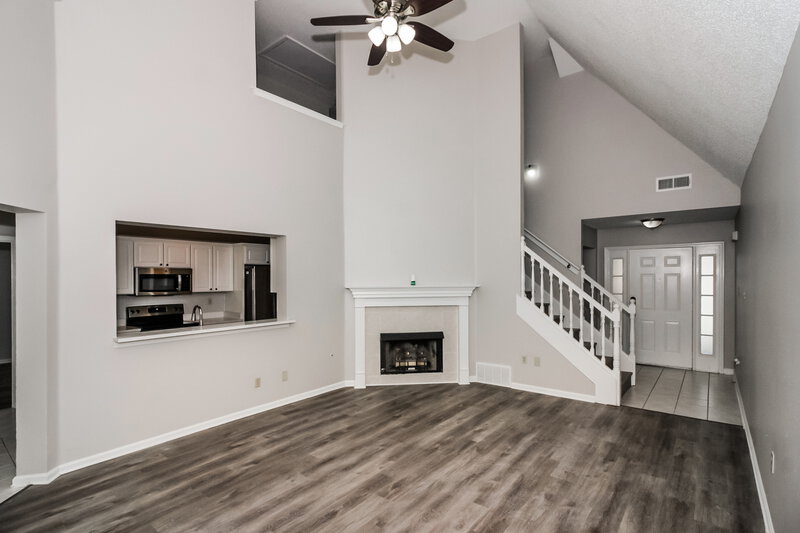 2,025/Mo, 6433 Persimmon View Bartlett, TN 38135 Living Room View