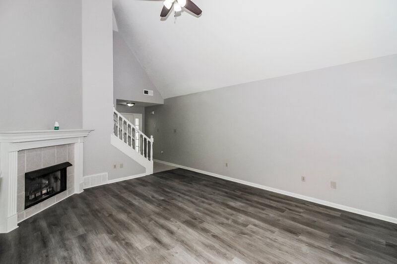 2,025/Mo, 6433 Persimmon View Bartlett, TN 38135 Living Room View 2