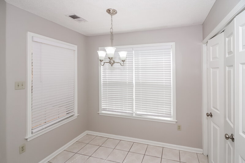 2,025/Mo, 6433 Persimmon View Bartlett, TN 38135 Breakfast Nook View