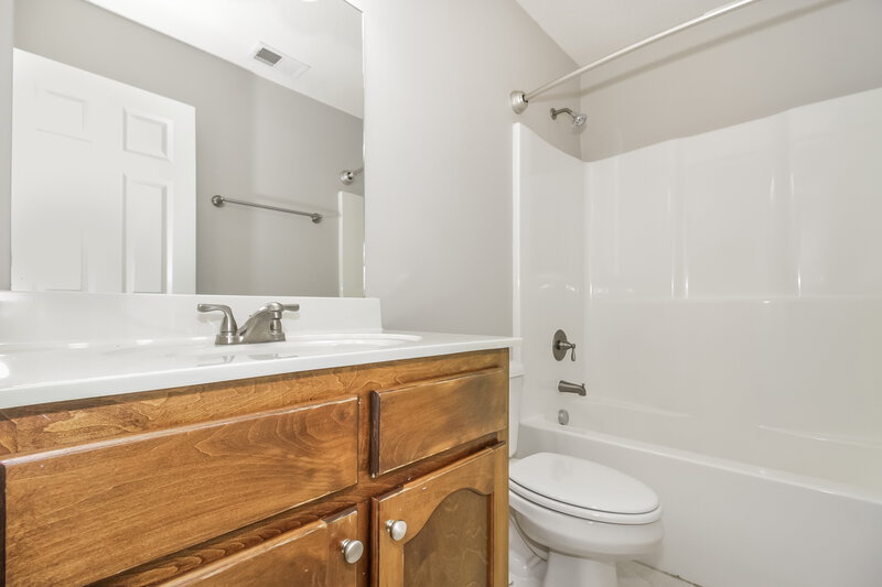 2,455/Mo, 11662 Underwood Dr Arlington, TN 38002 Bathroom View