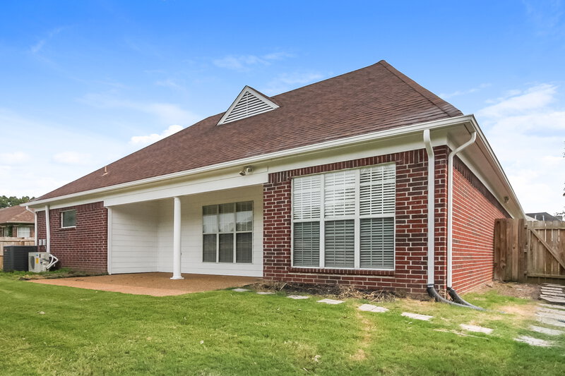 2,455/Mo, 11662 Underwood Dr Arlington, TN 38002 Rear View