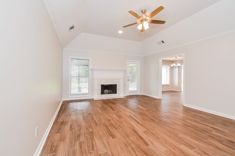 2,115/Mo, 2712 Cross Vine Cove N Cordova, TN 38016 Living Room View