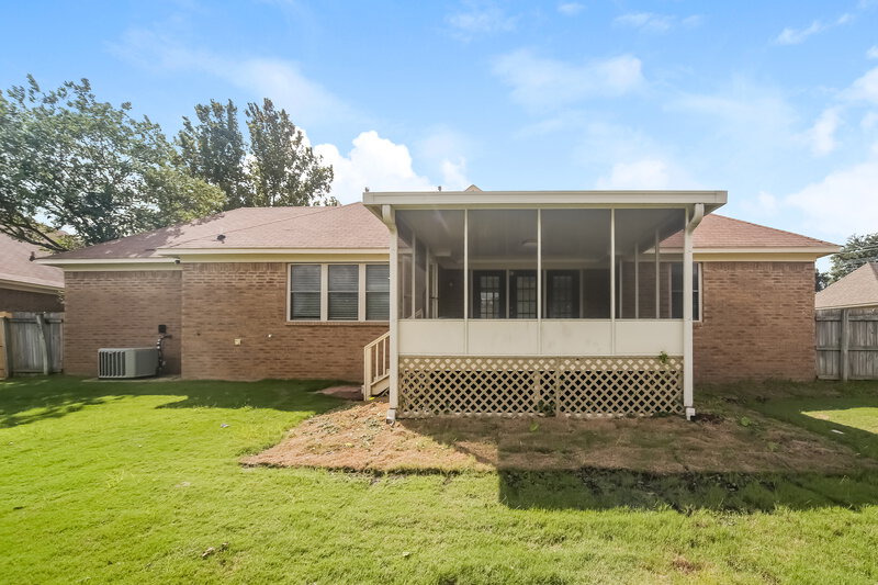 1,990/Mo, 5966 Blocker St Olive Branch, MS 38654 Rear View