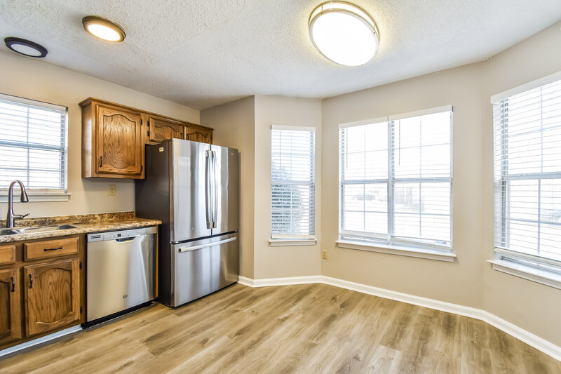 1,640/Mo, 4127 Lake Cross Dr Memphis, TN 38125 Kitchen View