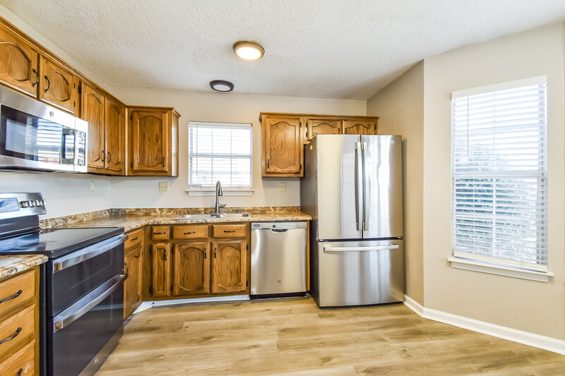 1,640/Mo, 4127 Lake Cross Dr Memphis, TN 38125 Kitchen View 2