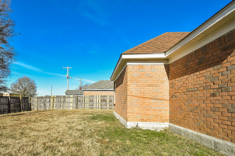 1,640/Mo, 4127 Lake Cross Dr Memphis, TN 38125 Rear View