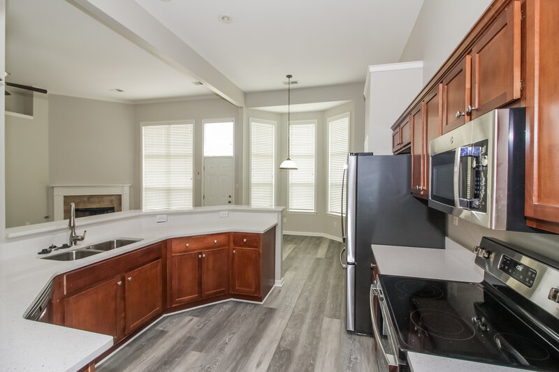 1,995/Mo, 9885 Oldham Dr Cordova, TN 38016 Kitchen View