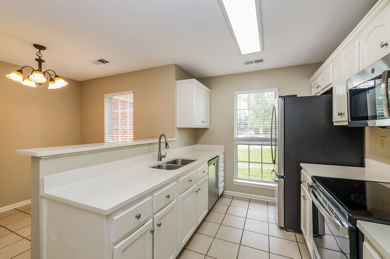 1,795/Mo, 2378 Kindlewood Dr Southaven, MS 38672 Kitchen View