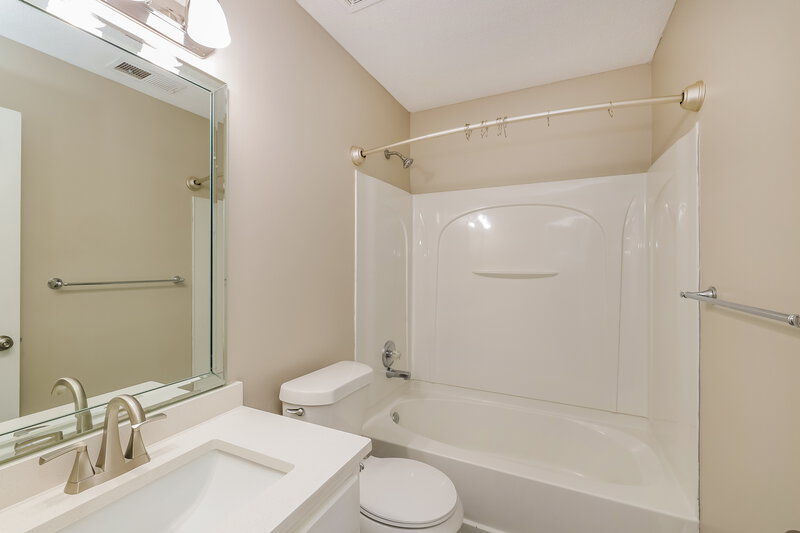 1,795/Mo, 2378 Kindlewood Dr Southaven, MS 38672 Bathroom View