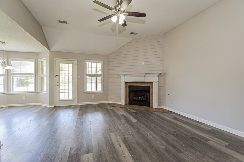 1,835/Mo, 5746 Oakley Dr Olive Branch, MS 38654 Living Room View 2