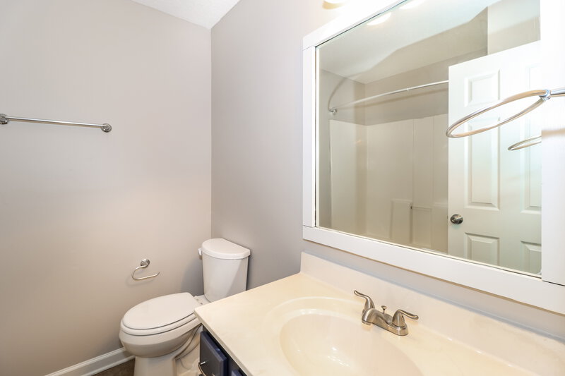 1,870/Mo, 5746 Oakley Dr Olive Branch, MS 38654 Bathroom View