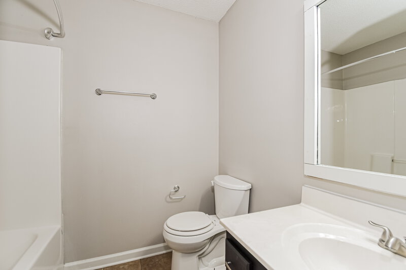 1,835/Mo, 5746 Oakley Dr Olive Branch, MS 38654 Bathroom View