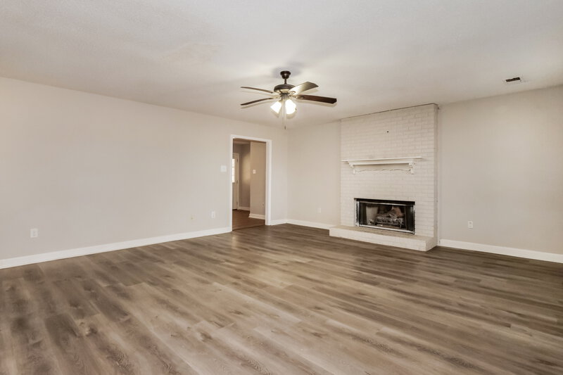 1,810/Mo, 7333 Eastover Blvd Olive Branch, MS 38654 Living Room View