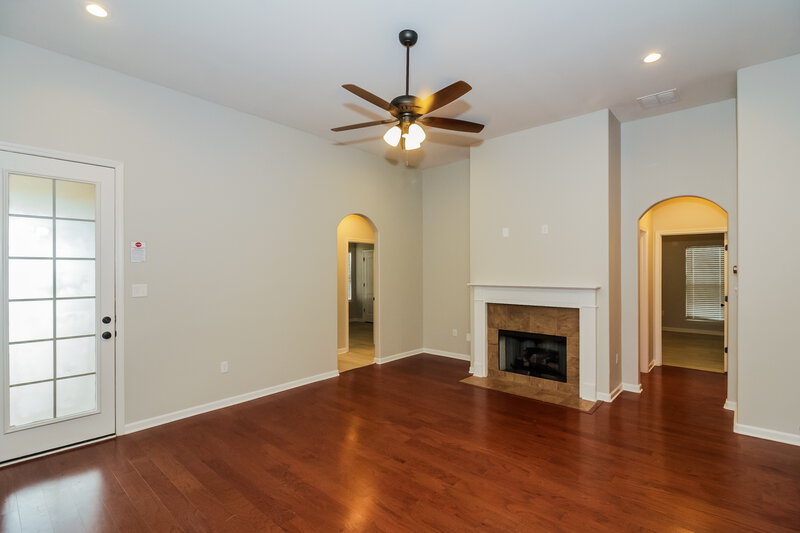 1,955/Mo, 140 Hidden Meadows Ln Oakland, TN 38060 Living Room View 3