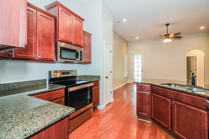 1,955/Mo, 140 Hidden Meadows Ln Oakland, TN 38060 Kitchen View