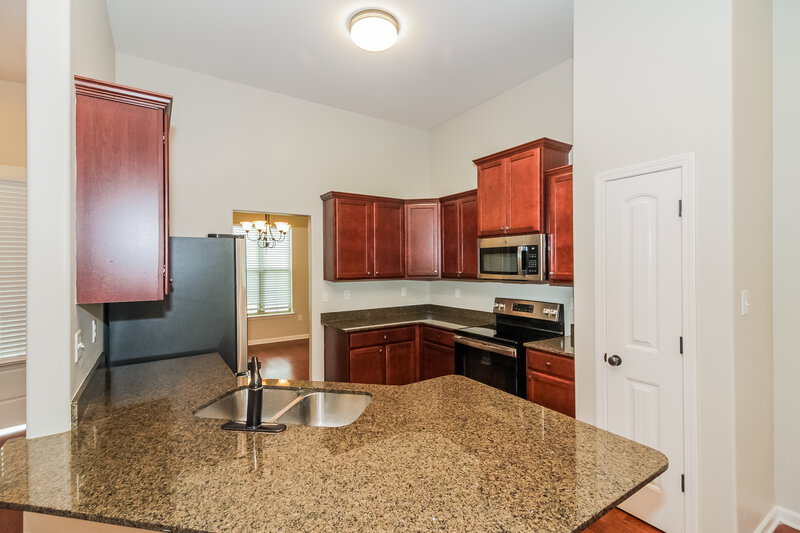 1,955/Mo, 140 Hidden Meadows Ln Oakland, TN 38060 Kitchen View 2