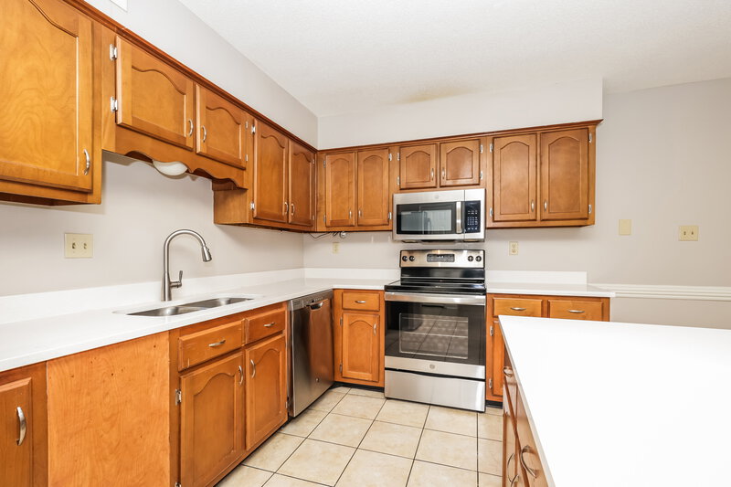 1,975/Mo, 1671 Hunters Rest Ln Cordova, TN 38016 Kitchen View