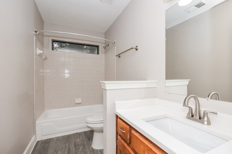 1,975/Mo, 1671 Hunters Rest Ln Cordova, TN 38016 Bathroom View