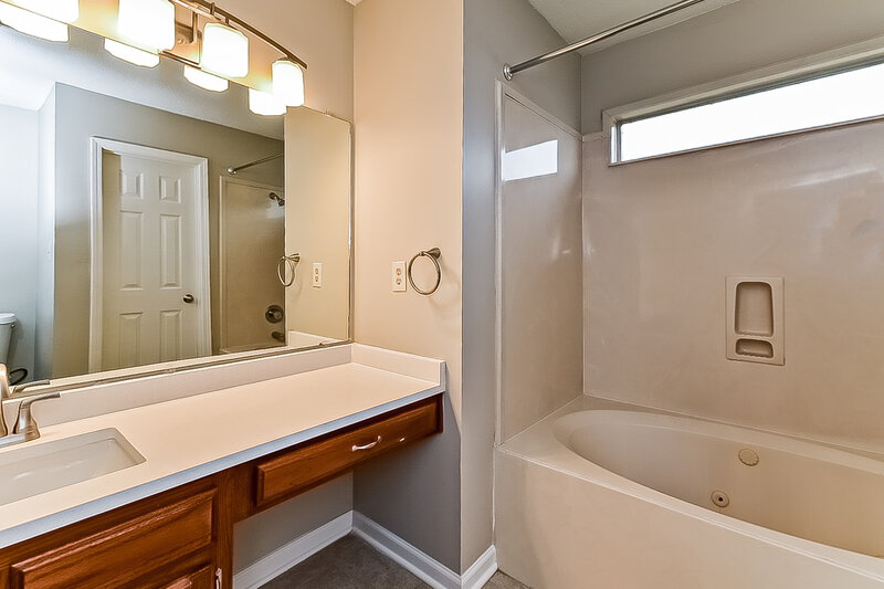 1,870/Mo, 8419 Duval Ave Cordova, TN 38016 Main Bathroom View 2