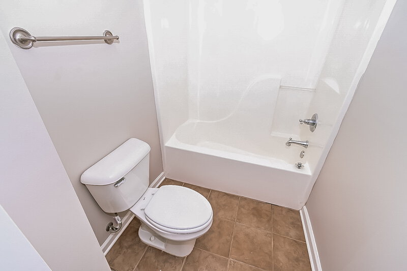 2,395/Mo, 2874 Dawkins Dr Southaven, MS 38672 Bathroom View 2