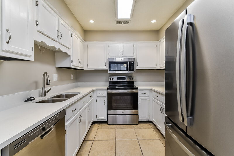 1,760/Mo, 561 Wedgefield Pl Southaven, MS 38671 Kitchen View