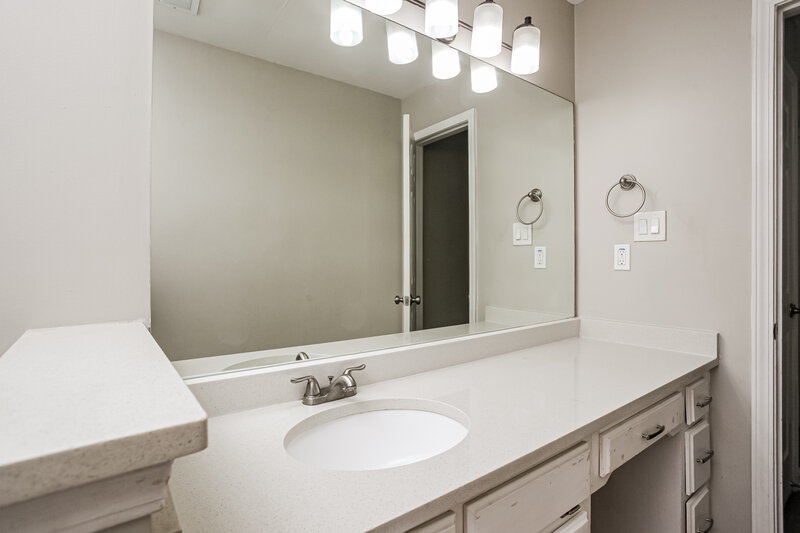 2,415/Mo, 4178 Star Landing Rd E Nesbit, MS 38651 Bathroom View
