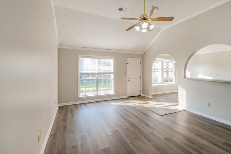 1,865/Mo, 406 N Ericson Rd Cordova, TN 38018 Living Room View