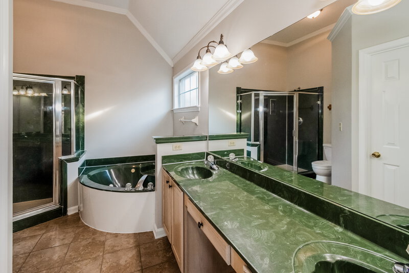 1,865/Mo, 406 N Ericson Rd Cordova, TN 38018 Main Bathroom View