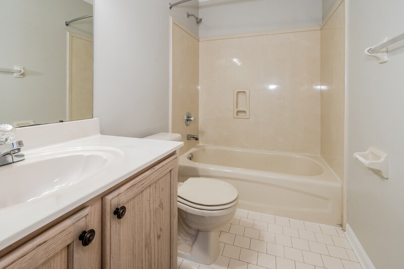 1,865/Mo, 406 N Ericson Rd Cordova, TN 38018 Bathroom View