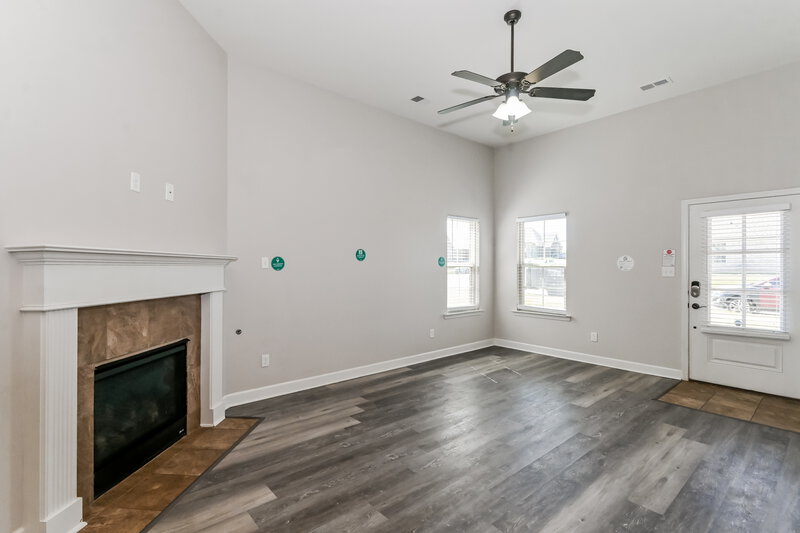 2,315/Mo, 1405 Switzer Cv Southaven, MS 38671 Living Room View 2