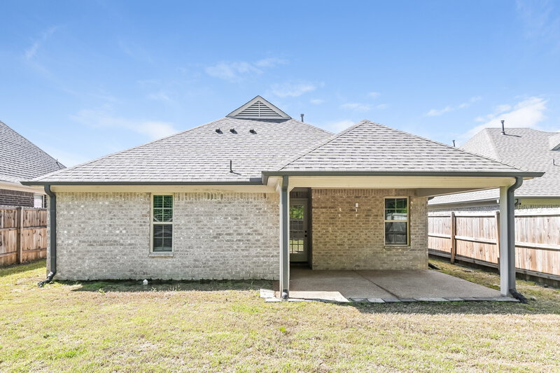 2,315/Mo, 1405 Switzer Cv Southaven, MS 38671 Rear View