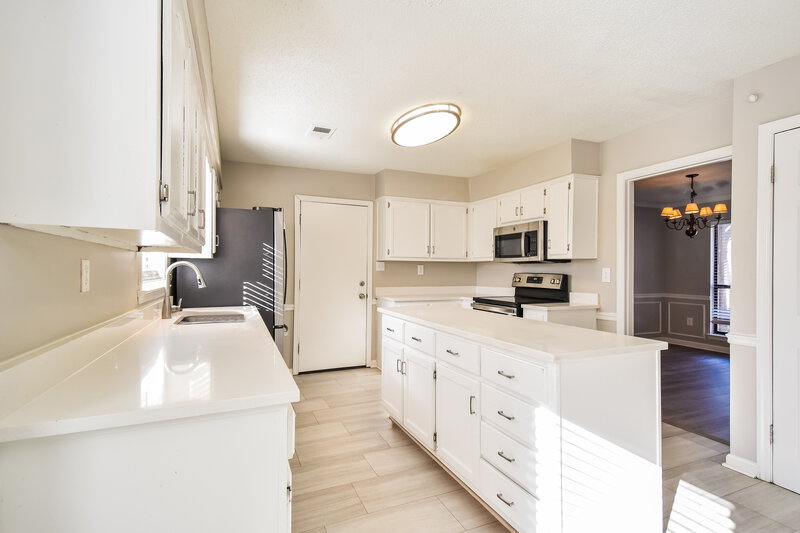 1,975/Mo, 8685 Rhonda Cir S Cordova, TN 38018 Kitchen View 2