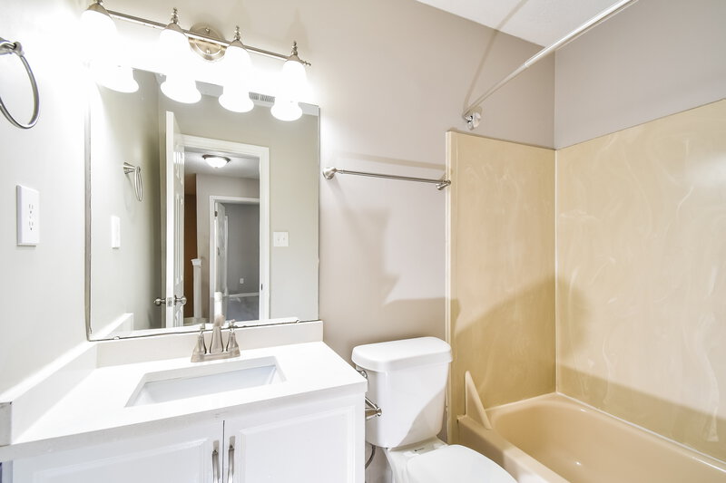 1,975/Mo, 8685 Rhonda Cir S Cordova, TN 38018 Bathroom View