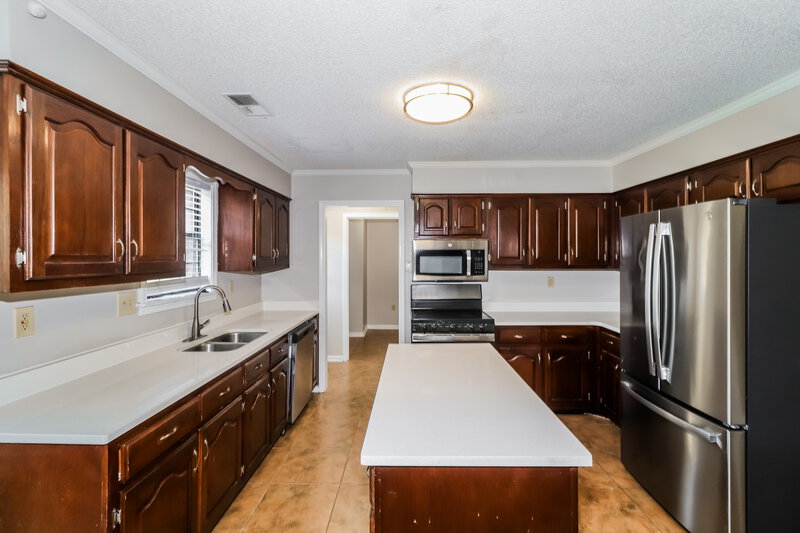 2,325/Mo, 57 S Sanga Rd Cordova, TN 38018 Kitchen View 2