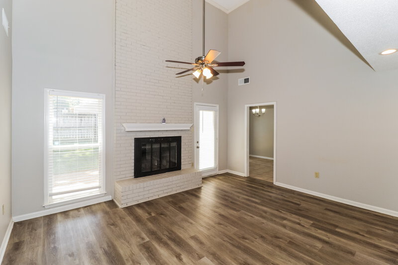 2,300/Mo, 8631 Debbie Kay Ln Cordova, TN 38018 Living Room View