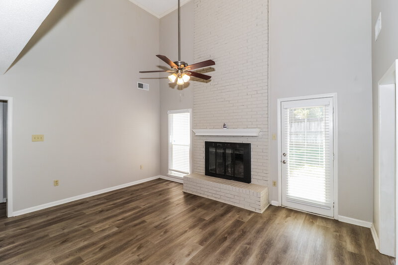 2,300/Mo, 8631 Debbie Kay Ln Cordova, TN 38018 Living Room View 2