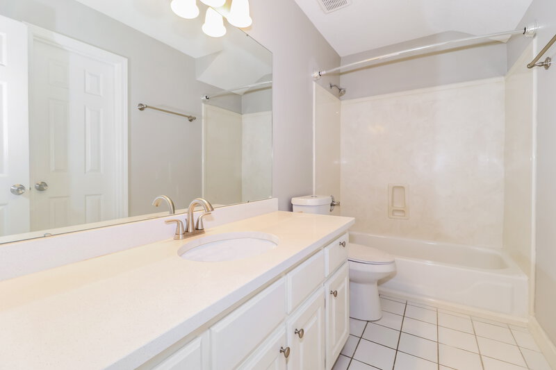 1,860/Mo, 1225 Cordova Green Dr Cordova, TN 38018 Bathroom View