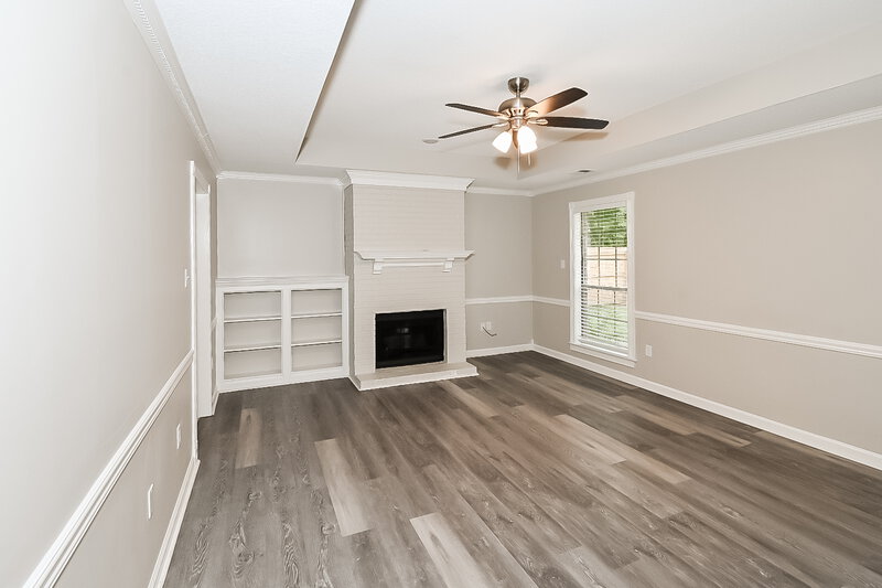 2,035/Mo, 4100 Windermere Rd N Nesbit, MS 38651 Living Room View 3