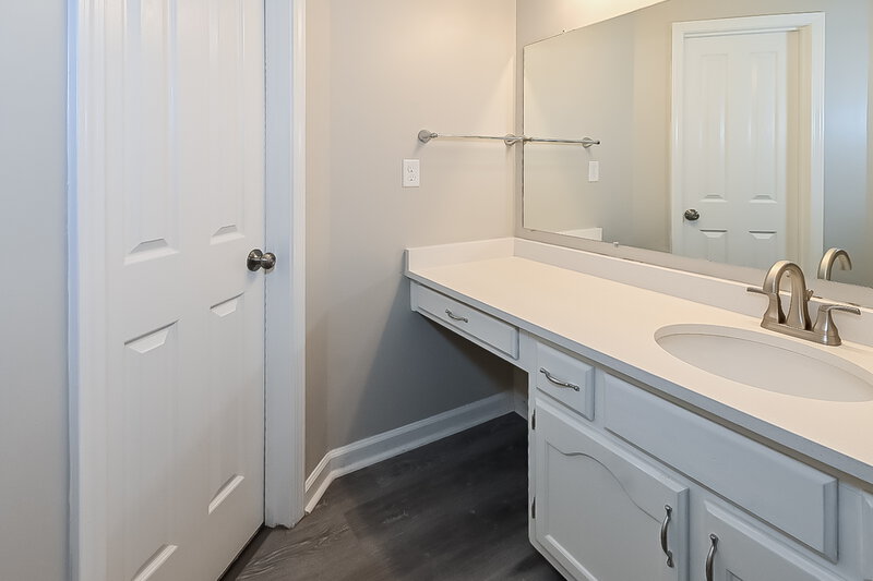 2,035/Mo, 4100 Windermere Rd N Nesbit, MS 38651 Main Bathroom View
