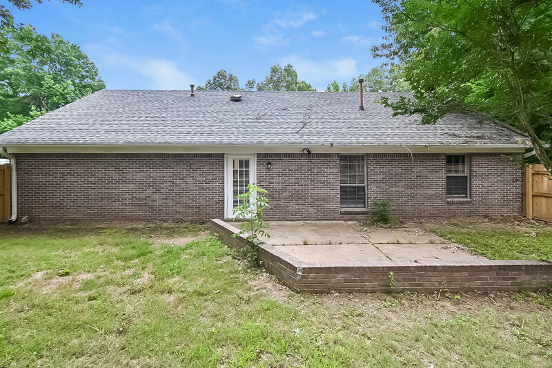 2,035/Mo, 4100 Windermere Rd N Nesbit, MS 38651 Rear View