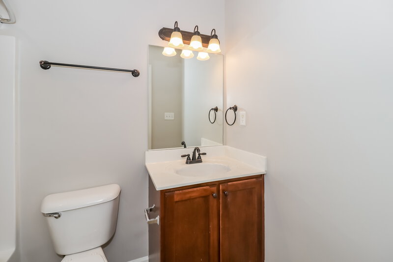 1,870/Mo, 1248 Chestnut Dr Southaven, MS 38671 Powder Room View