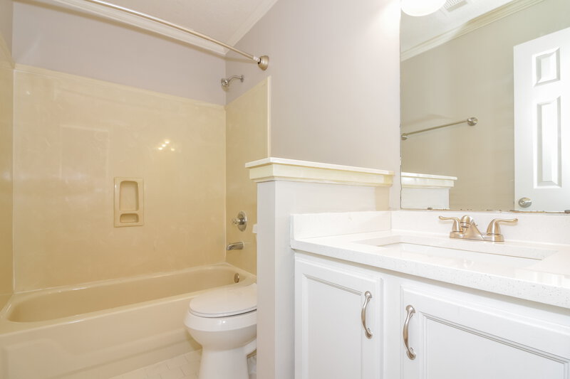 1,920/Mo, 8632 Brer Rabbit Cv Cordova, TN 38018 Bathroom View