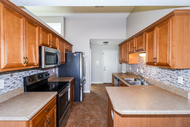 2,065/Mo, 10050 Bloomsbury Ave Cordova, TN 38016 Kitchen View