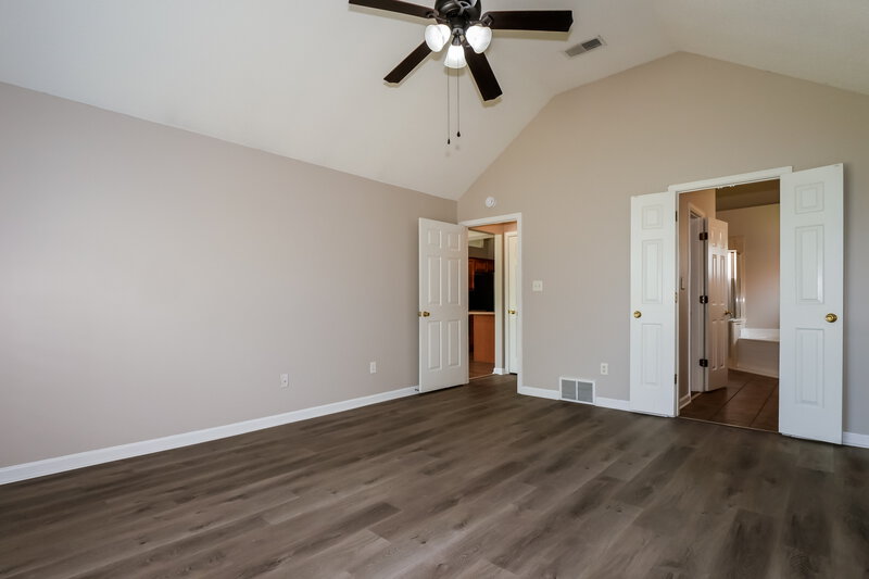 1,940/Mo, 10050 Bloomsbury Ave Cordova, TN 38016 Main Bedroom View 2