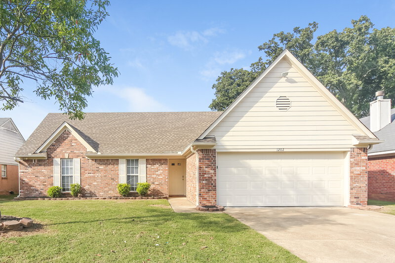 1,645/Mo, 1202 Central Park Cv Southaven, MS 38671 External View