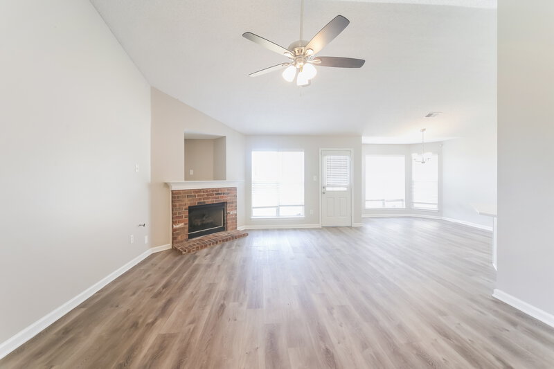 1,645/Mo, 1202 Central Park Cv Southaven, MS 38671 Living Room View
