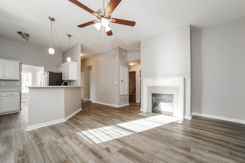 1,950/Mo, 934 Parham Dr Southaven, MS 38671 Living Room View 2