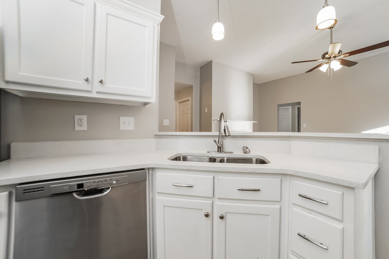 1,950/Mo, 934 Parham Dr Southaven, MS 38671 Kitchen View