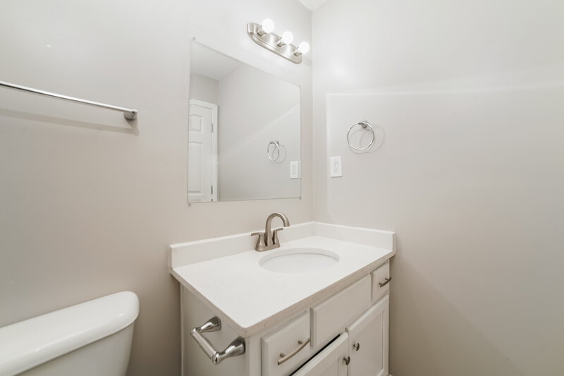 1,950/Mo, 934 Parham Dr Southaven, MS 38671 Bathroom View